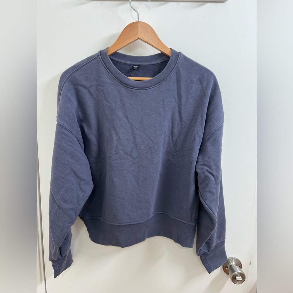 Uniqlo sweatshirt